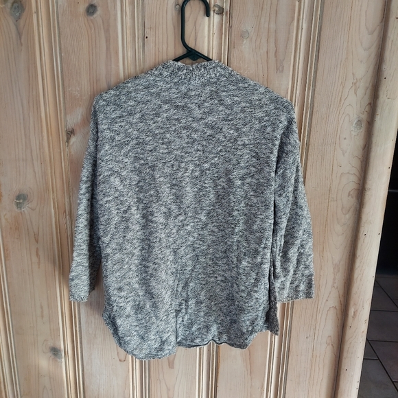 Old navy gray cadigan - Picture 4 of 4